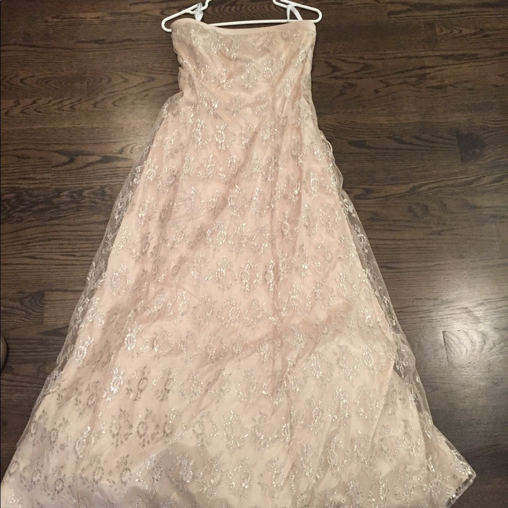 Zum Zum by Niki Livas Size 11-12 gold gown prom